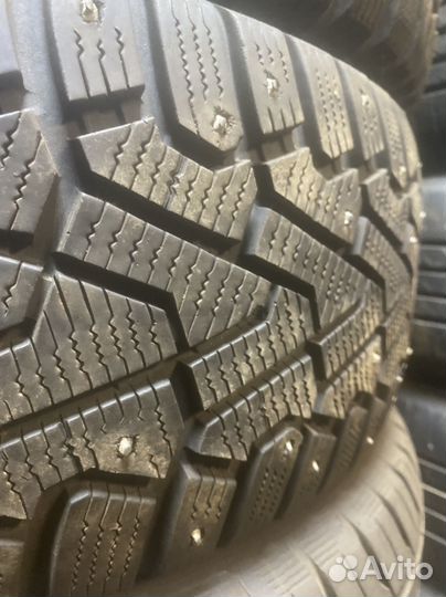 Pirelli Ice Zero 215/65 R16 102T