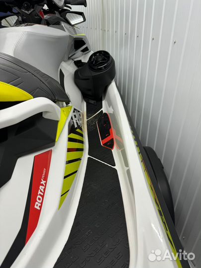 Гидроцикл BRP RXP 300