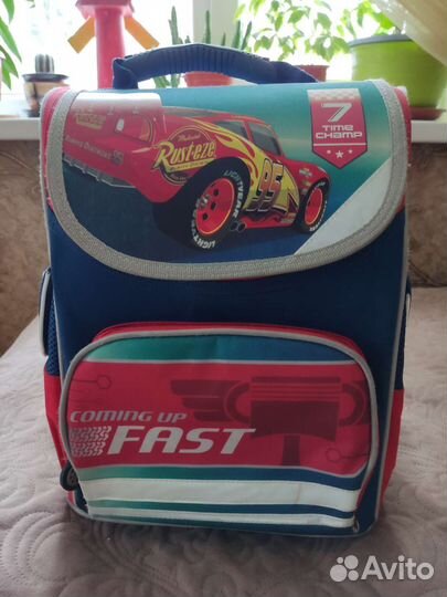 Рюкзак школьный