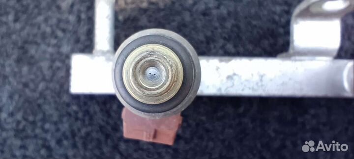 Топливная рампа с форсунками Шевроле Лачетти