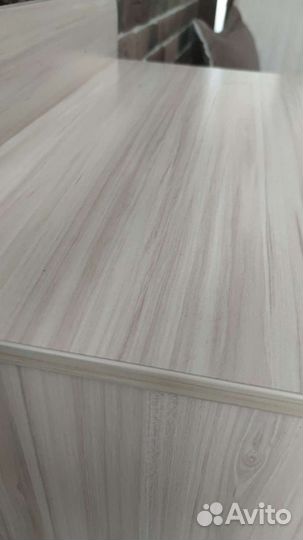 Детский письменный стол