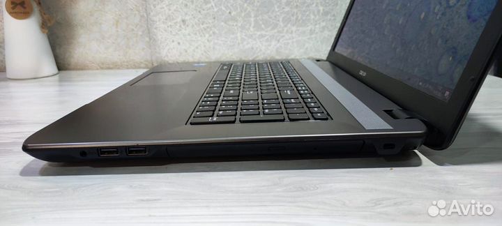 Ноутбук dexp C17B
