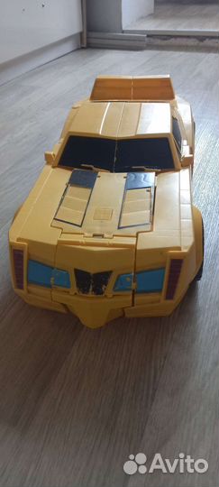 Бамбилби игрушка робот трансформер