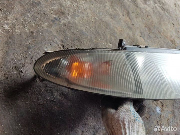 Фара правая Toyota Estima Lucida