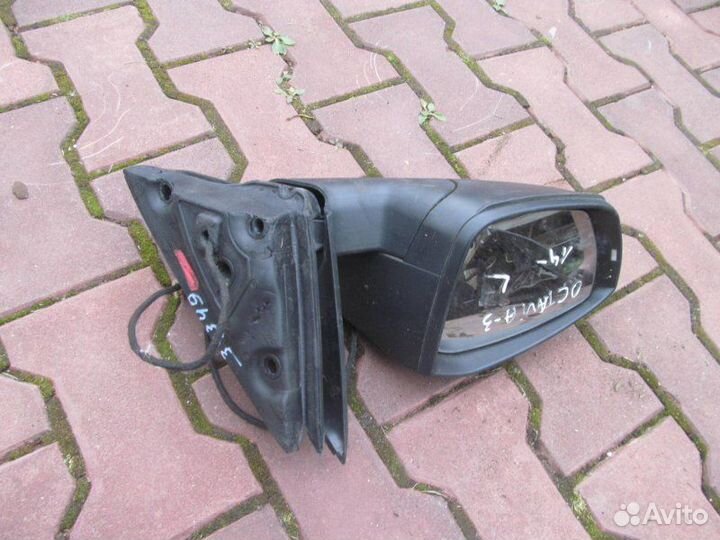 Зеркало левое Skoda Octavia A7 2013