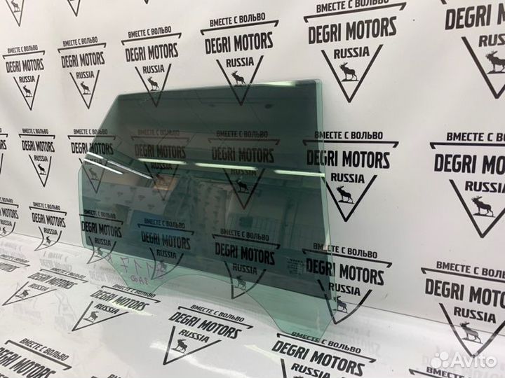 Стекло задней двери правое Volvo V50 (2004-2012)