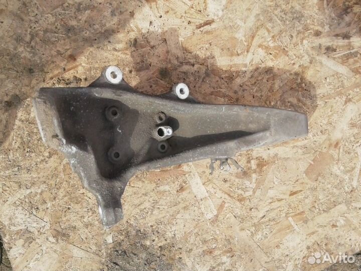 Кулак поворотный передний левый бмв ф10 BMW f10