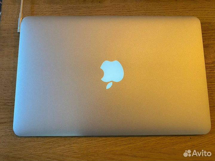 Apple MacBook Air 11 (2011)