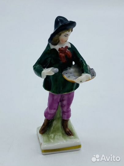 Статуэтка Торговец рыбой 19 в