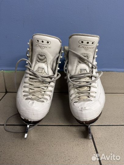 Фигурные коньки risport 245