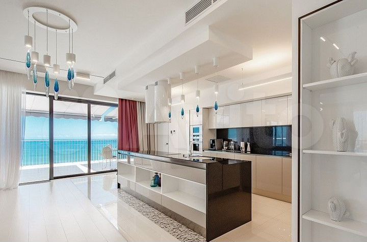 4-к. квартира, 246,6 м², 18/25 эт.