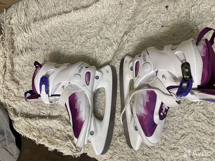 Женские коньки 38 размер почти новые