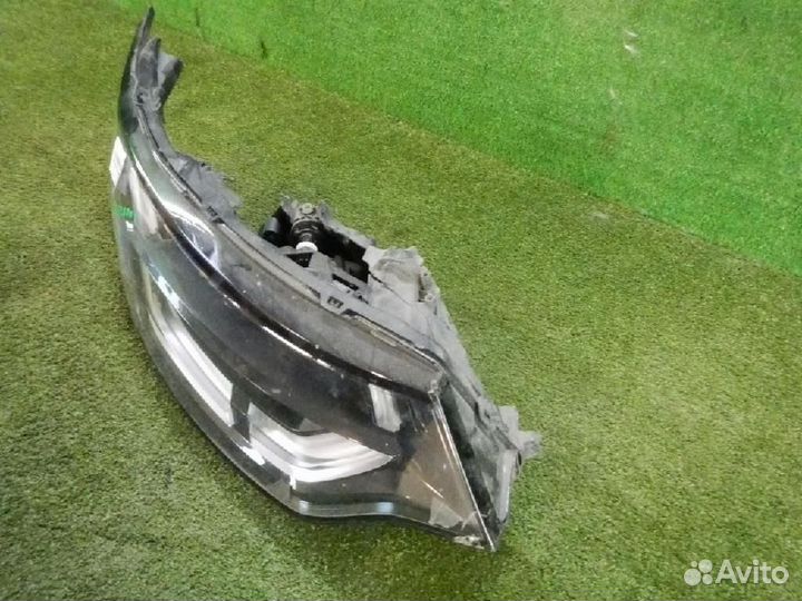 Фара правая Land Rover Discovery V