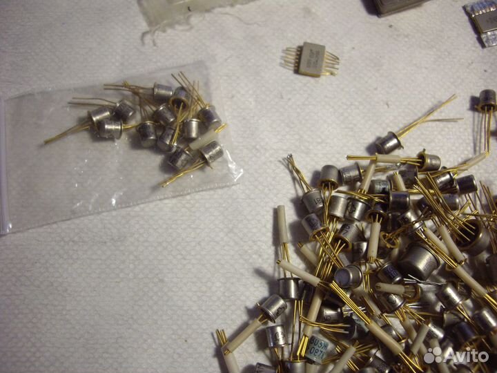 Полевые транзисторы - микросхемы позолочены