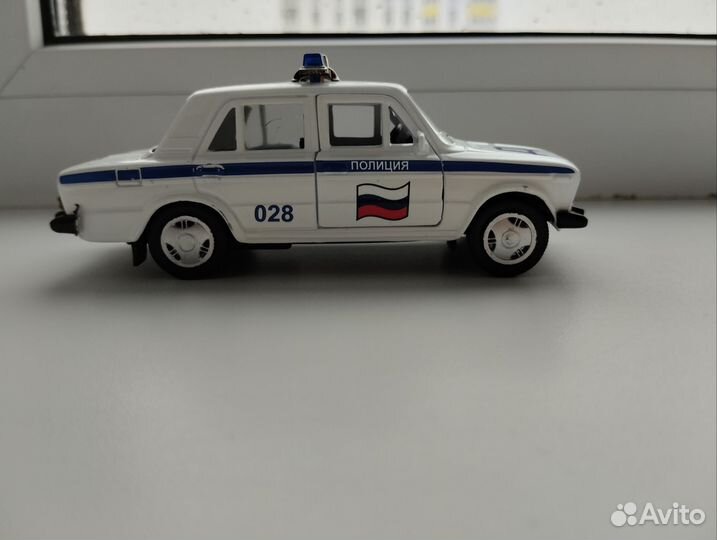 Коллекционная модель 1:32 «Лада-2106 autogrand»