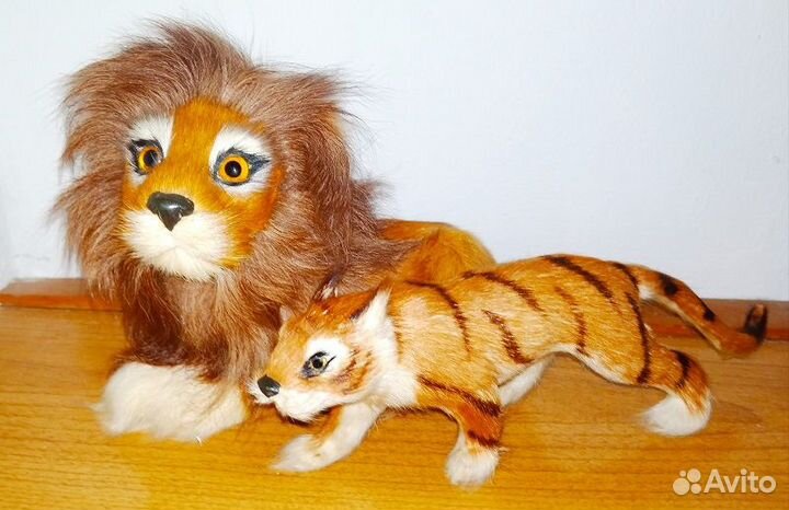 Статуэтки лев и тигр из натурального меха