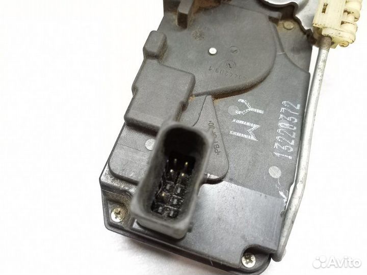 Замок двери задний правый Opel Astra H 2010