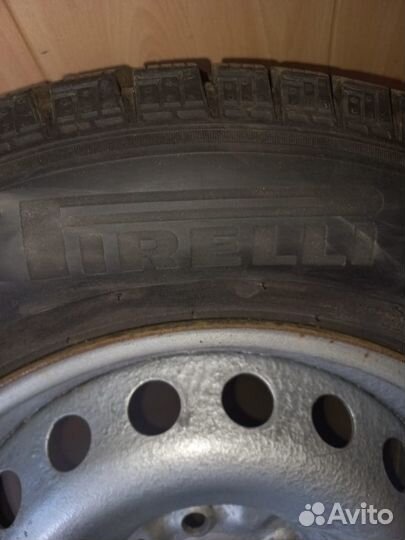 Зимняя резина Pirelli Ice Zero R 215/65 R16