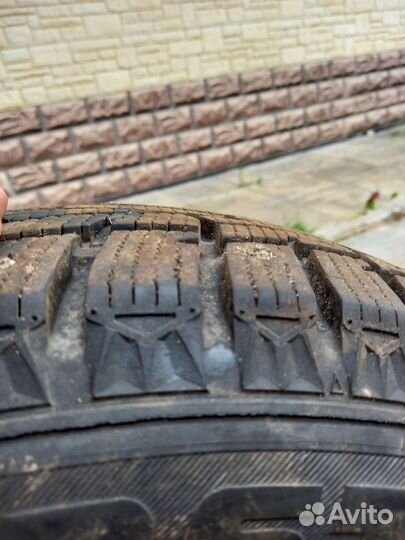 Roadstone Winguard Spike 215/65 R16