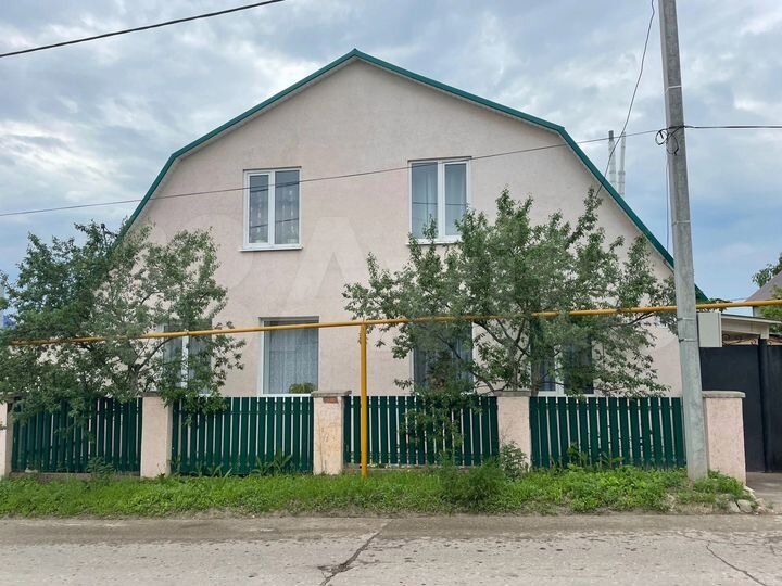 Коттедж 176 м² на участке 6 сот.