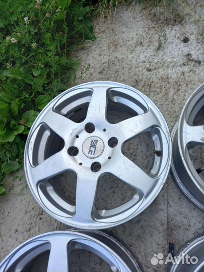 Комплект литых дисков R15 4x114, 3