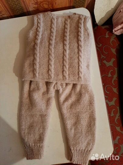 Костюм вязаный
