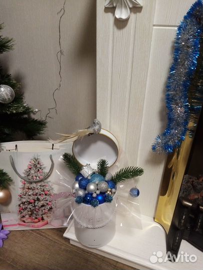 Новогодняя композиция в шляпной коробке