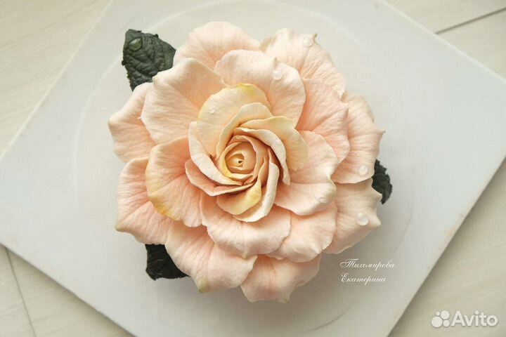 Роза из шоколада ручной работы съедобная