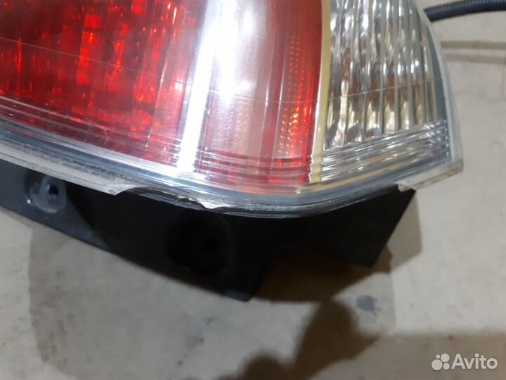 Фонарь задний правый наружный Nissan X-Trail 3