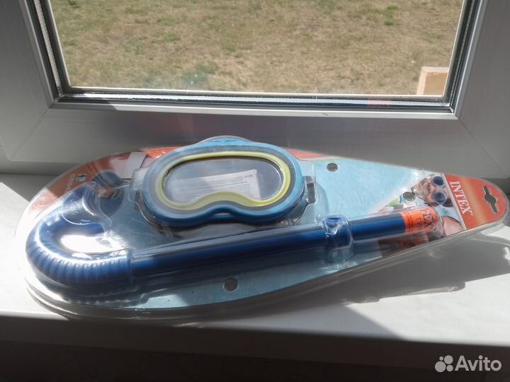 Маска с трубкой для плавания