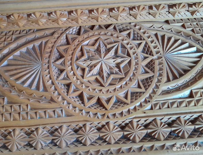 Зеркало с ящиком. Дерево резное