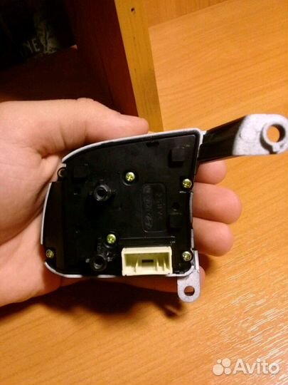 Кнопка для руля KIA Sportage 4