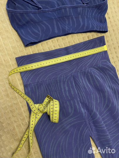 Спортивный костюм женский топ и леггинсы