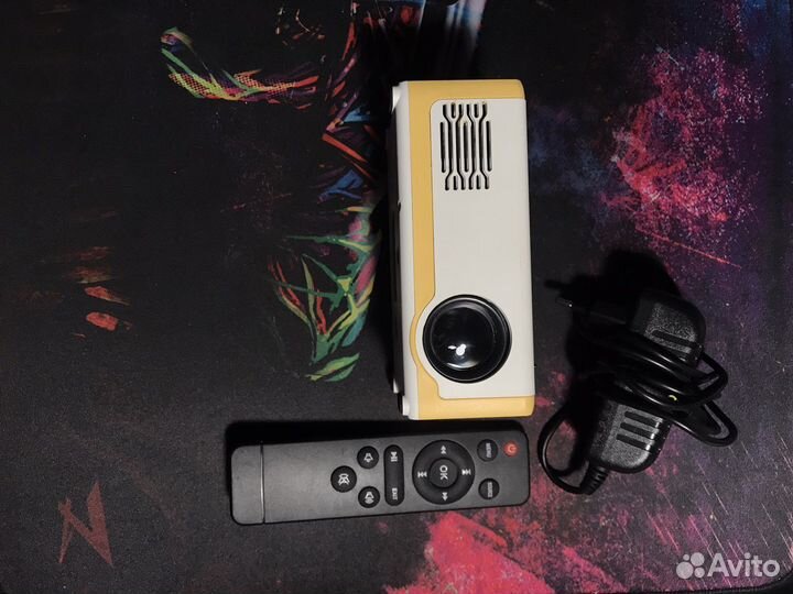 Мини проектор