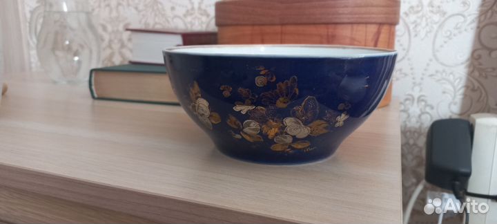 Конфетница фарфоровая