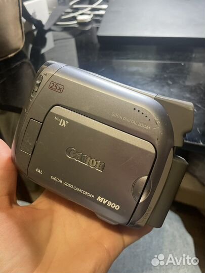 Видеокамера canon