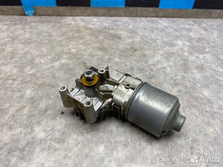 Моторчик стеклоочистителя передний Opel Astra H