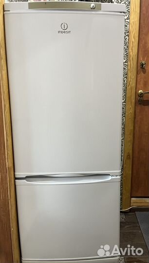 Холодильник indesit