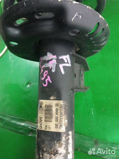 Ступица (кулак, цапфа) передняя левая Volkswagen