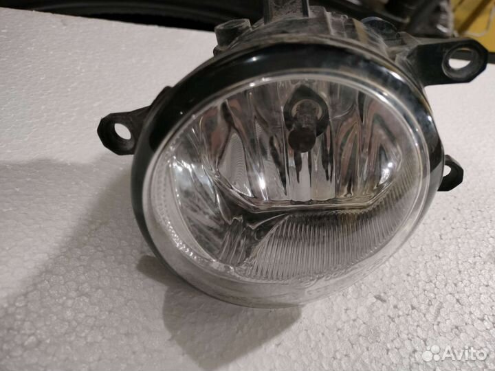 Фара противотуманная правая 812100w070