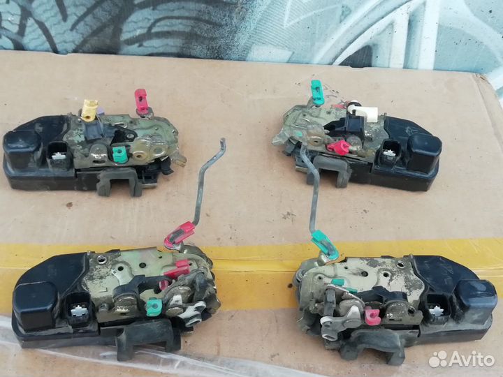 Замки дверные Chrysler Sebring Dodge Stratus 2001