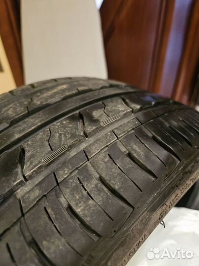 Royal Black Royal Performance 215/35 R18