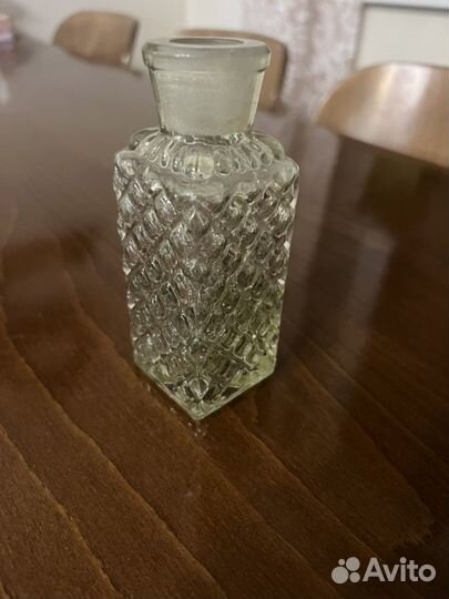 Парфюмерный флакон