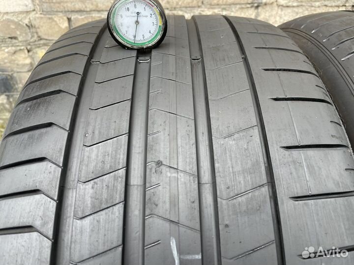 Pirelli P Zero PZ4 295/40 R19
