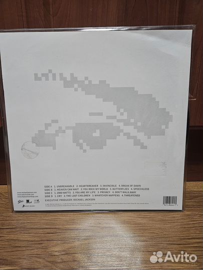 Michael Jackson – Invincible