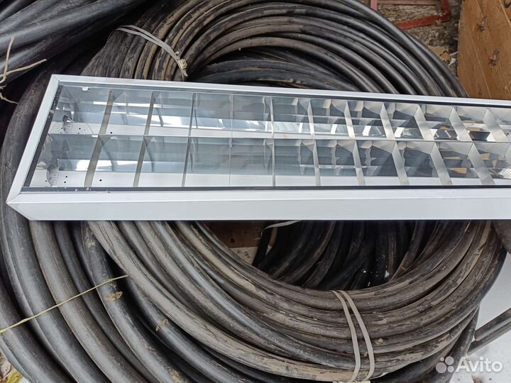 Светильник люминесцентный потолочный 2*36