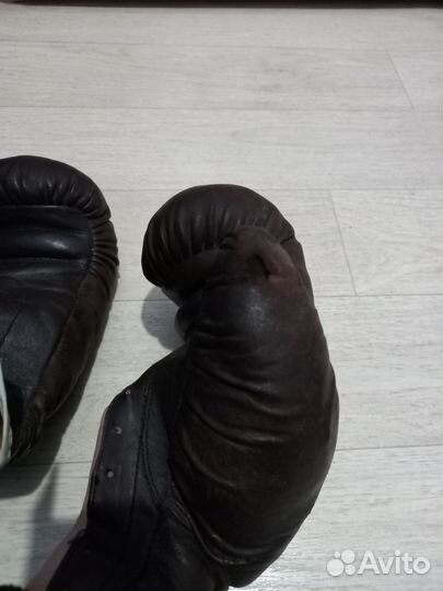 Боксерские перчатки