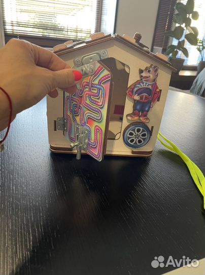 Бизиборд развивающий домик