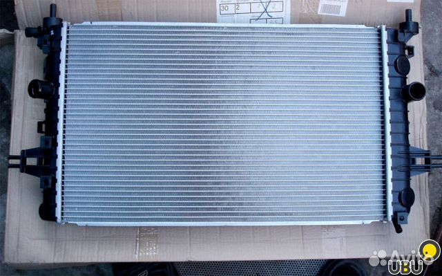 Радиатор охлаждения Opel Astra H