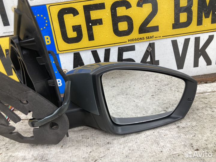 Зеркало правое Volkswagen Polo